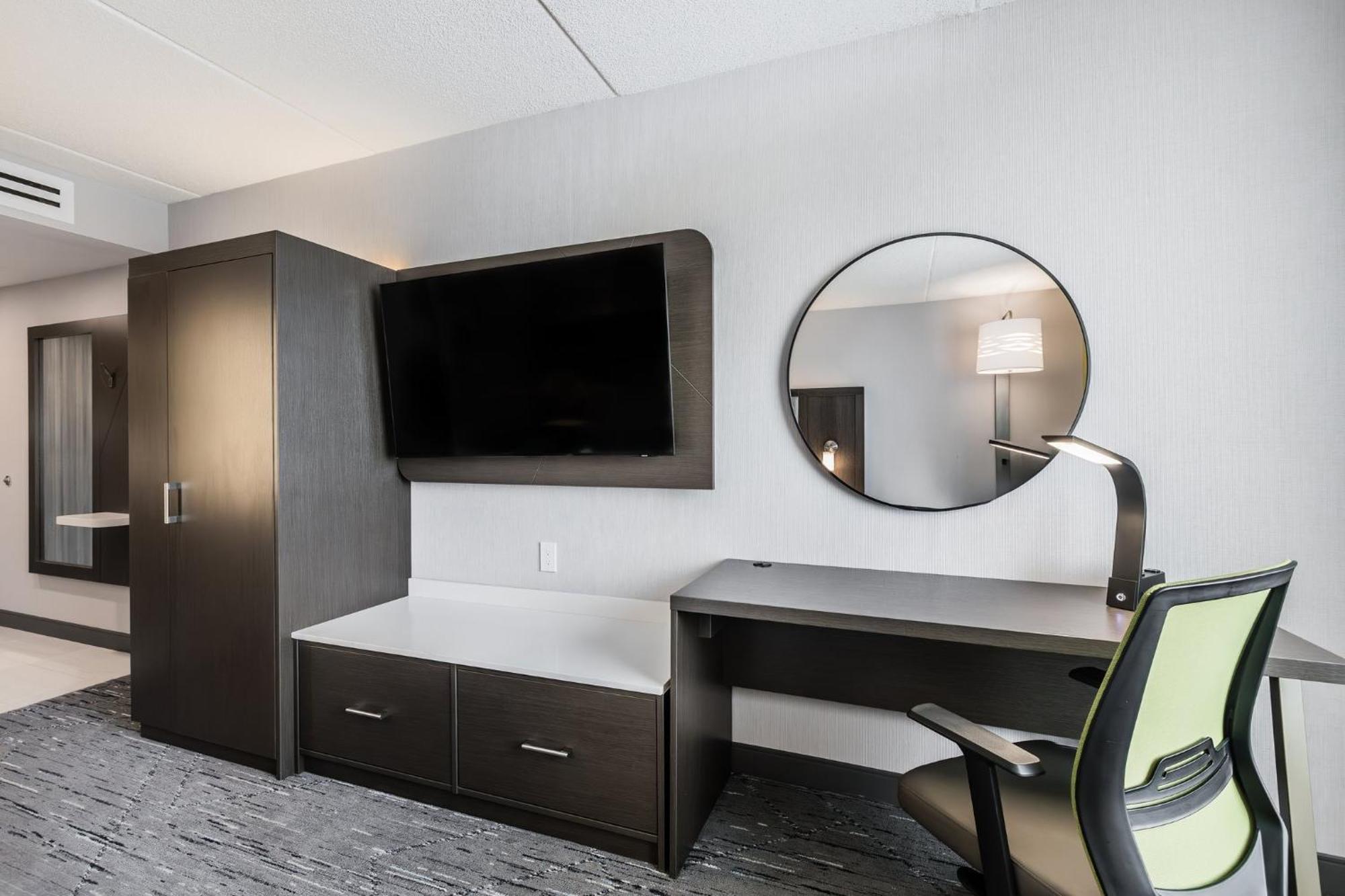 Holiday Inn Express & Suites - Toronto Airport South By Ihg Exterior foto