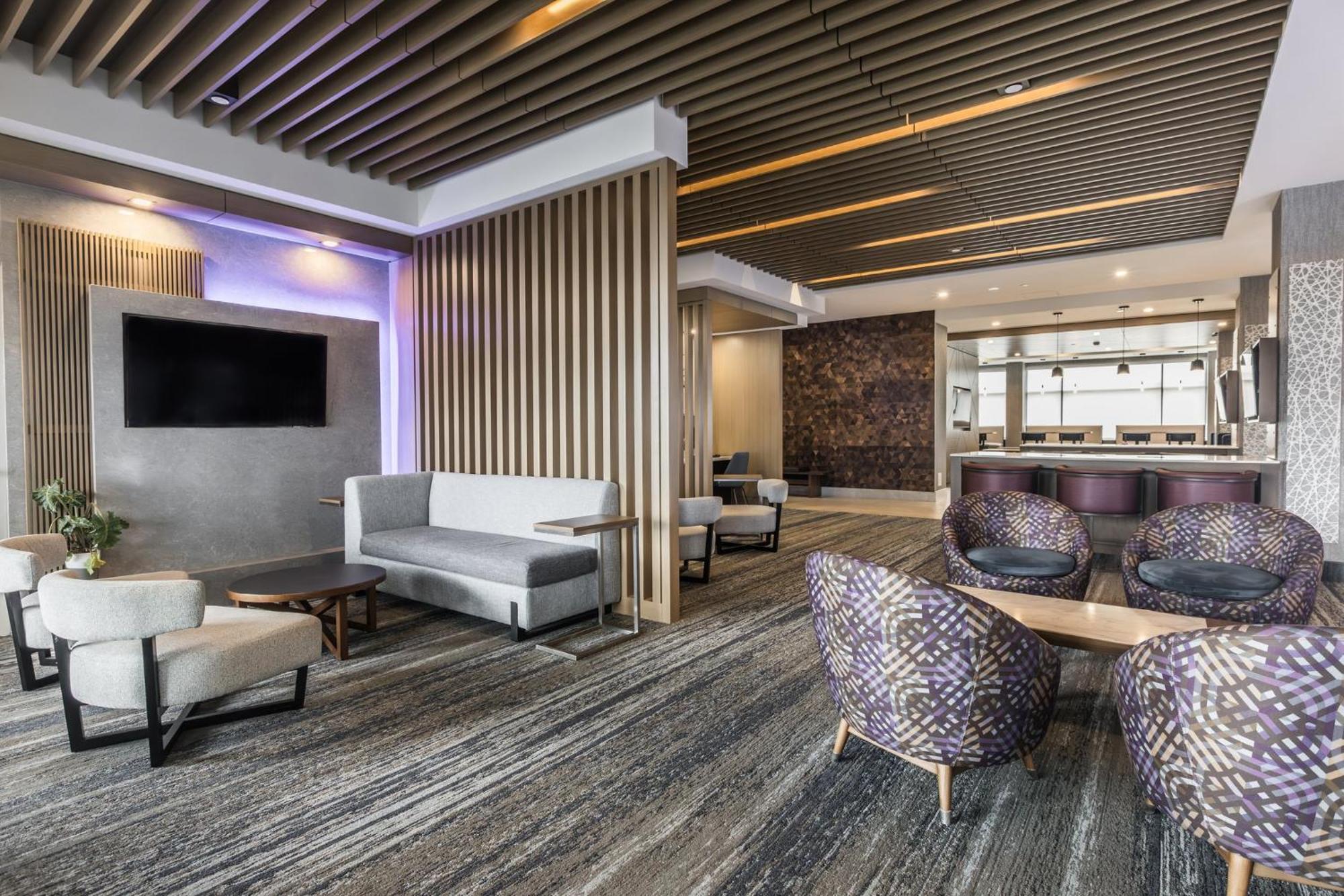Holiday Inn Express & Suites - Toronto Airport South By Ihg Exterior foto