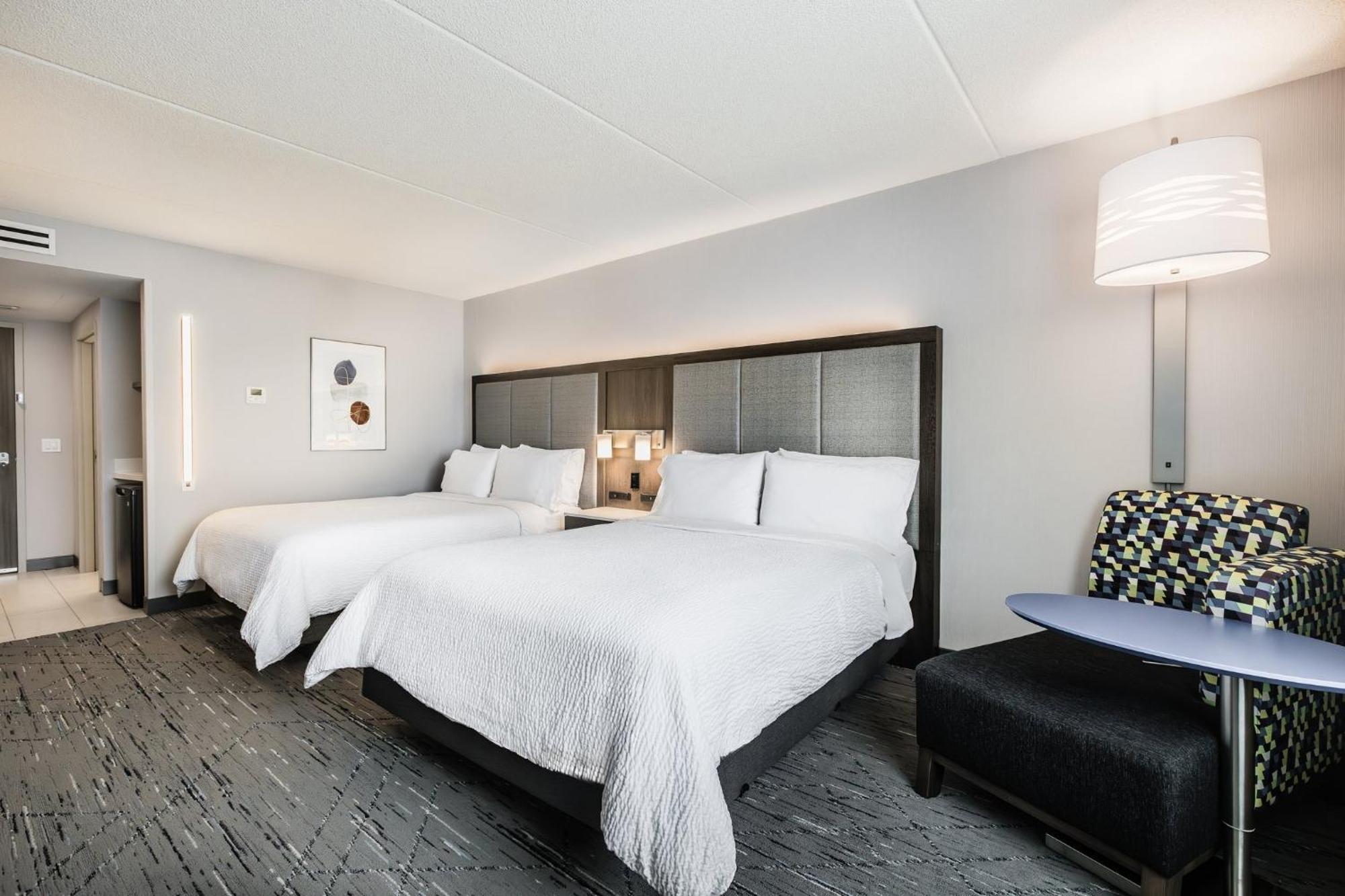 Holiday Inn Express & Suites - Toronto Airport South By Ihg Exterior foto